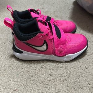 Girls Nike Basketball shoe
